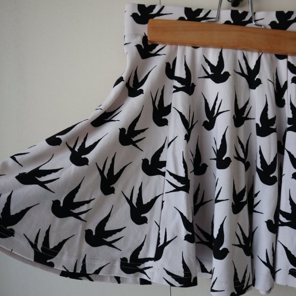 H&M Bird Patterned Circle Skirt - Picture 8 of 10